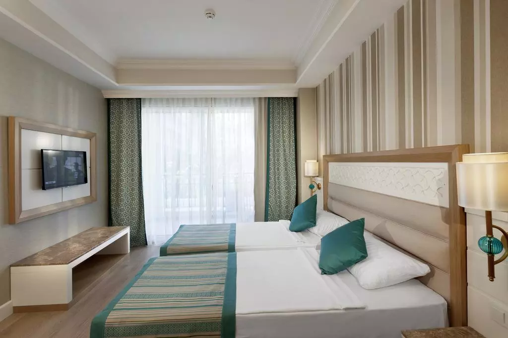 KARMIR RESORT